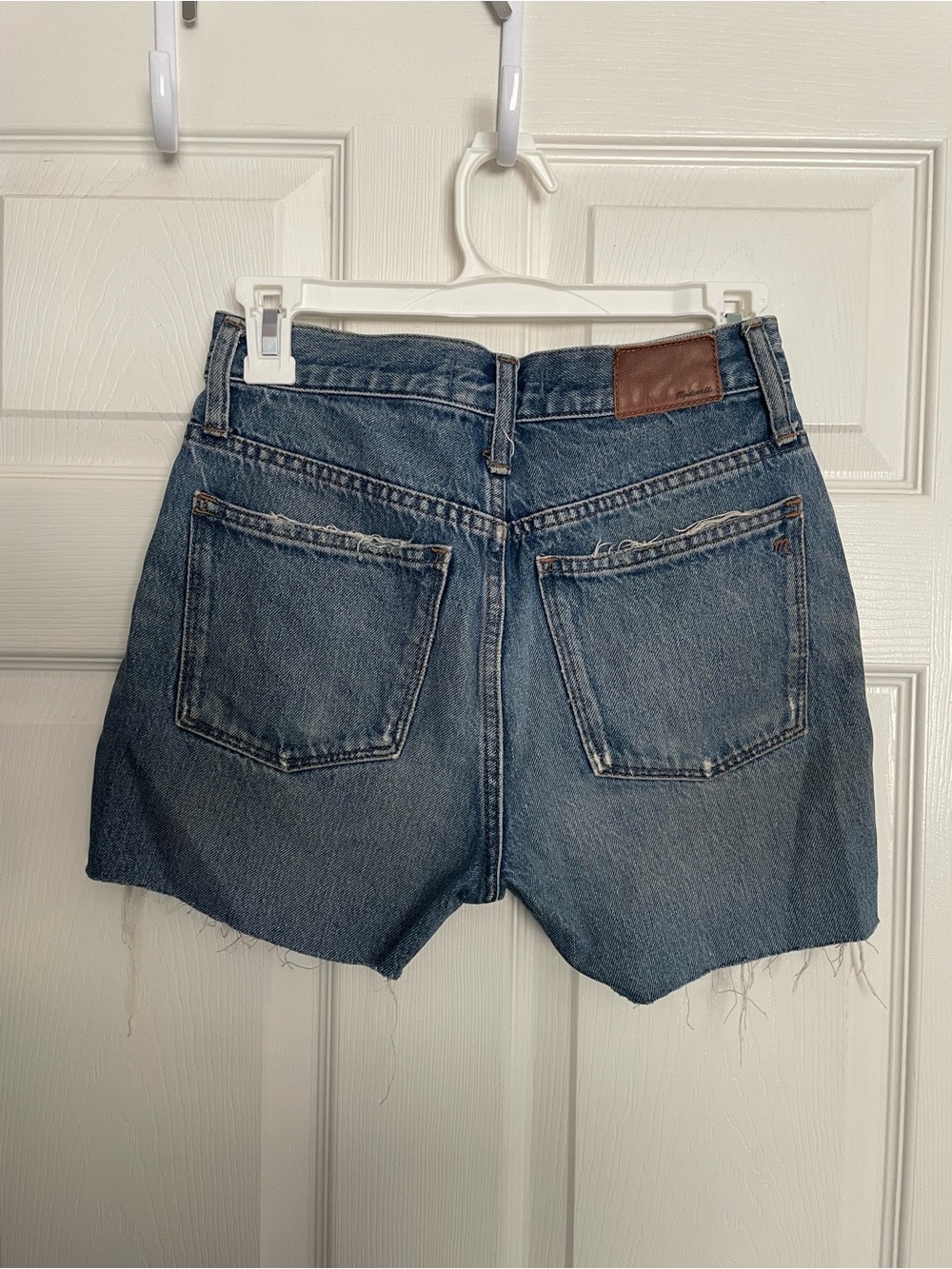 Madewell Women’s size 24 Classic Straight Jean Denim Cutoff Shorts - Blue
